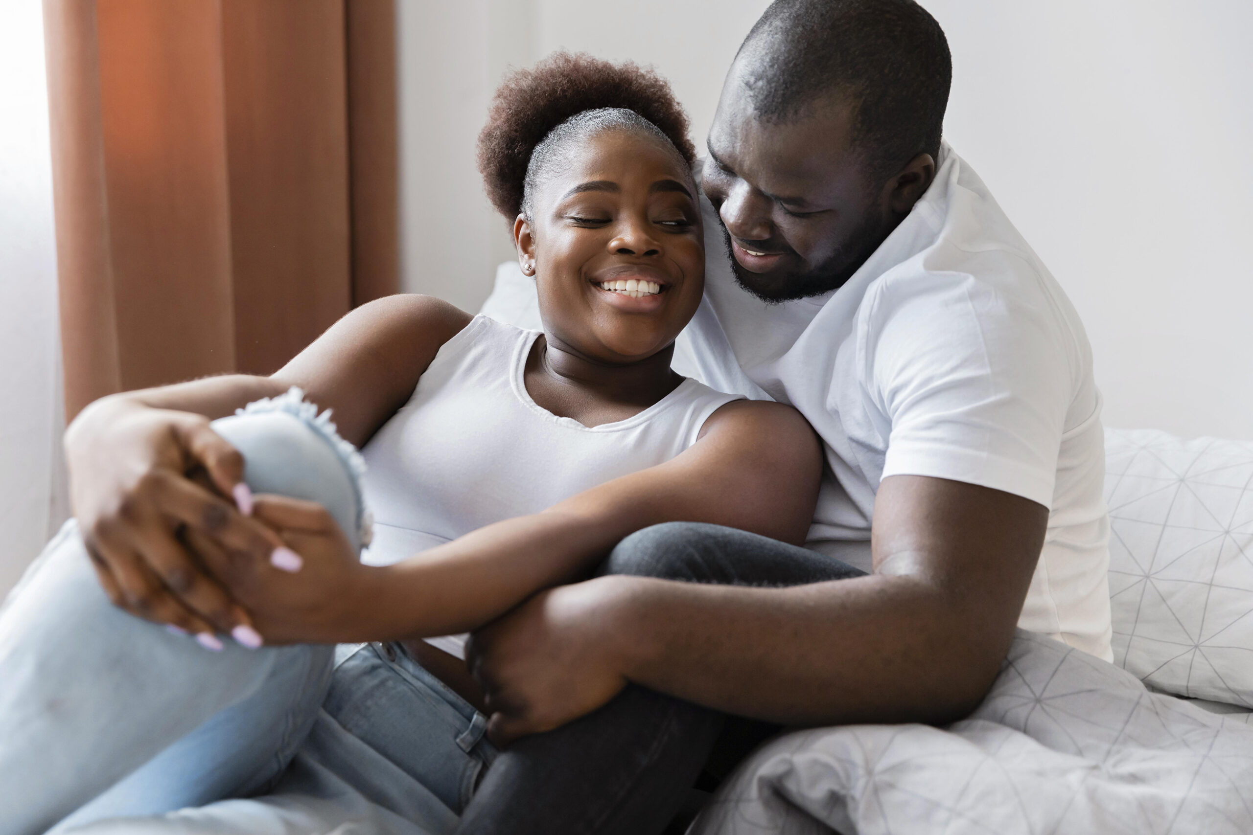 beautiful-wife-husband-having-some-quality-time